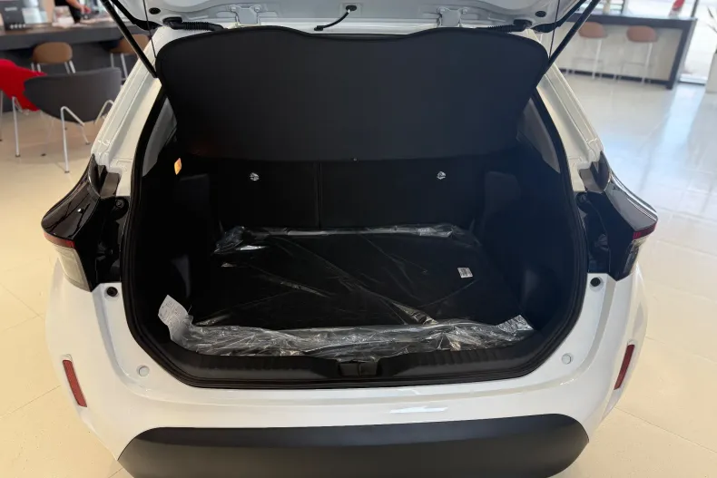 Toyota Yaris Cross din 2026 cu 10 km - oferta TOY198523 - foto 7