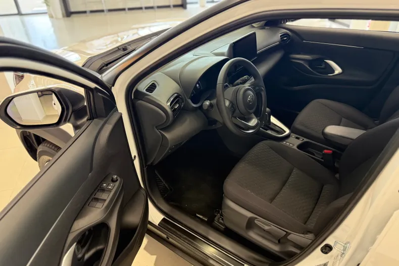 Toyota Yaris Cross din 2026 cu 10 km - oferta TOY198523 - foto 10