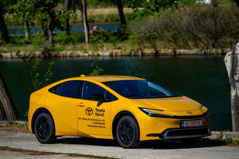 Toyota Prius din 2023 cu 20.000 km - oferta TOY198524 - foto 2