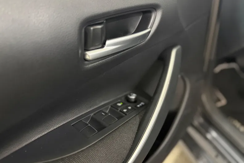 Toyota Corolla din 2025 cu 1.250 km - oferta TOY198528 - foto 8