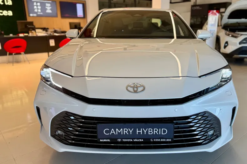 Toyota Camry din 2025 cu 10 km - oferta TOY198529 - foto 2