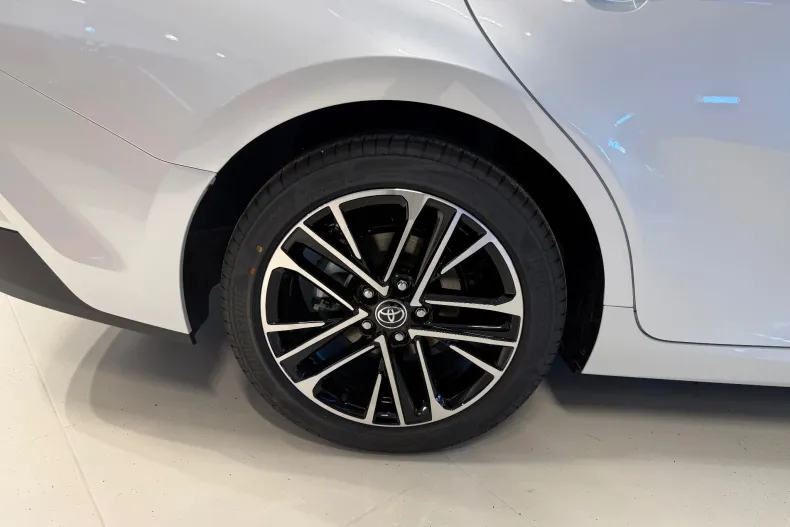 Toyota Camry din 2025 cu 10 km - oferta TOY198529 - foto 4