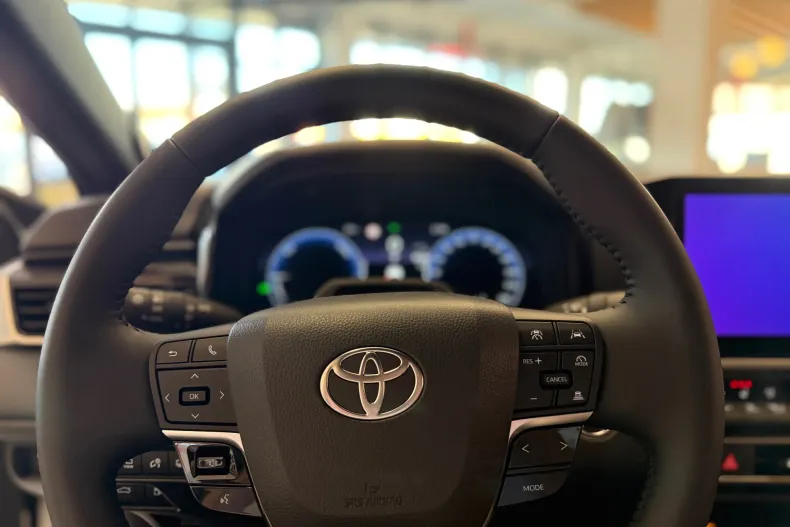 Toyota Camry din 2025 cu 10 km - oferta TOY198529 - foto 13