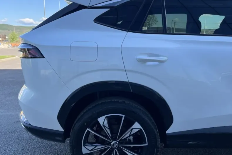 MG HS din 2025 cu 1 km - oferta MG0198530 - foto 28