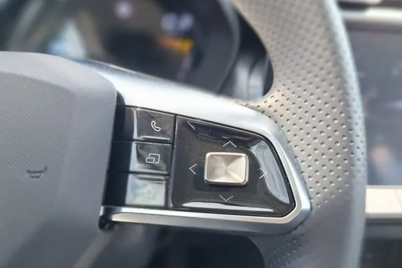 MG ZS din 2025 cu 2.110 km - oferta MG0198535 - foto 19