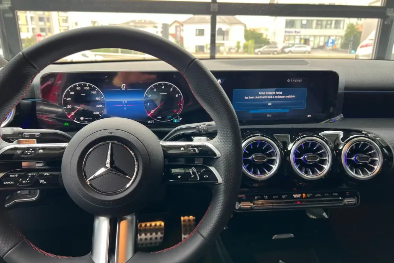 Mercedes-Benz A 200 (Clasa A) din 2024 cu 5.000 km - oferta MER198566 - foto 7