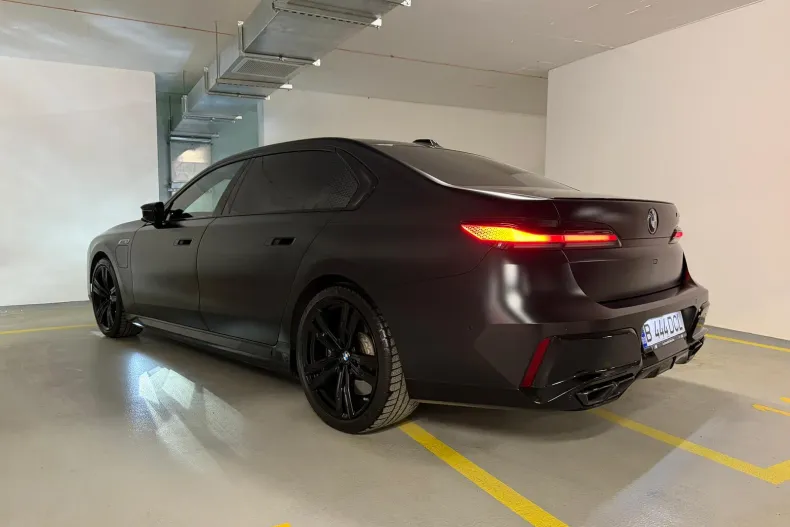 BMW M7 (Seria 7) din 2024 cu 23.800 km - oferta BMW198567 - foto 10