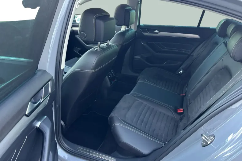 Volkswagen Passat din 2022 cu 86.269 km - oferta VOL198575 - foto 23