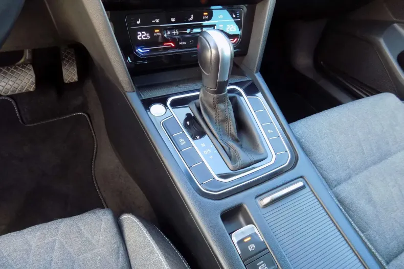 Volkswagen Passat din 2022 cu 162.928 km - oferta VOL198576 - foto 21