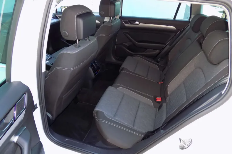 Volkswagen Passat din 2022 cu 162.928 km - oferta VOL198576 - foto 22