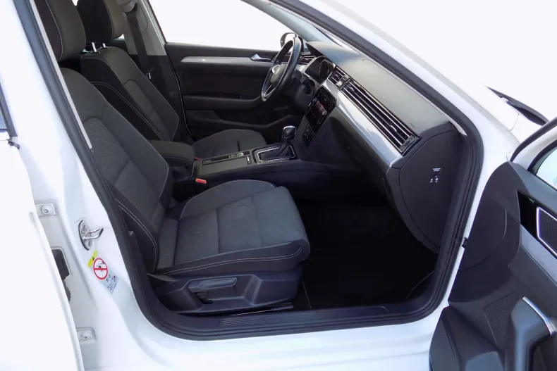 Volkswagen Passat din 2022 cu 162.928 km - oferta VOL198576 - foto 25