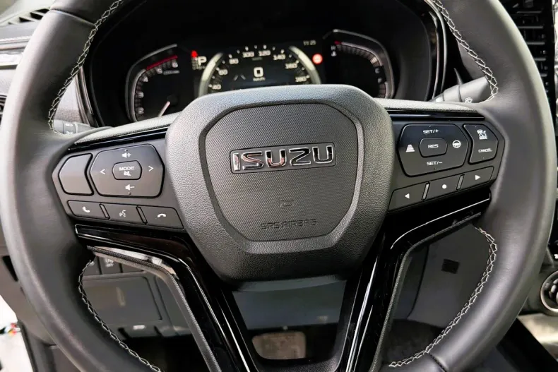 Isuzu D-Max din 2025 cu 10 km - oferta ISU198577 - foto 15