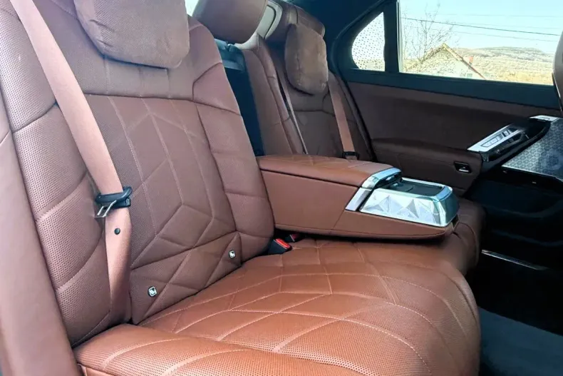 BMW i7 (Seria 7) din 2022 cu 64.000 km - oferta BMW198579 - foto 32