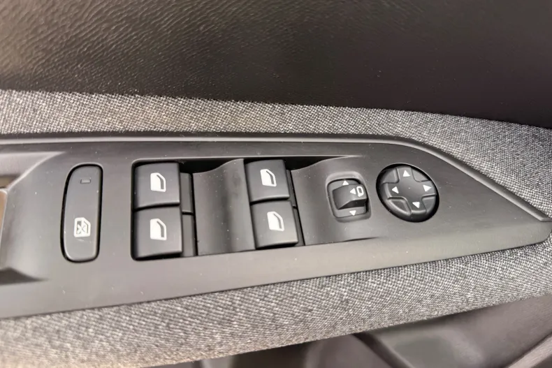 Peugeot 3008 din 2022 cu 175.000 km - oferta PEU198580 - foto 13