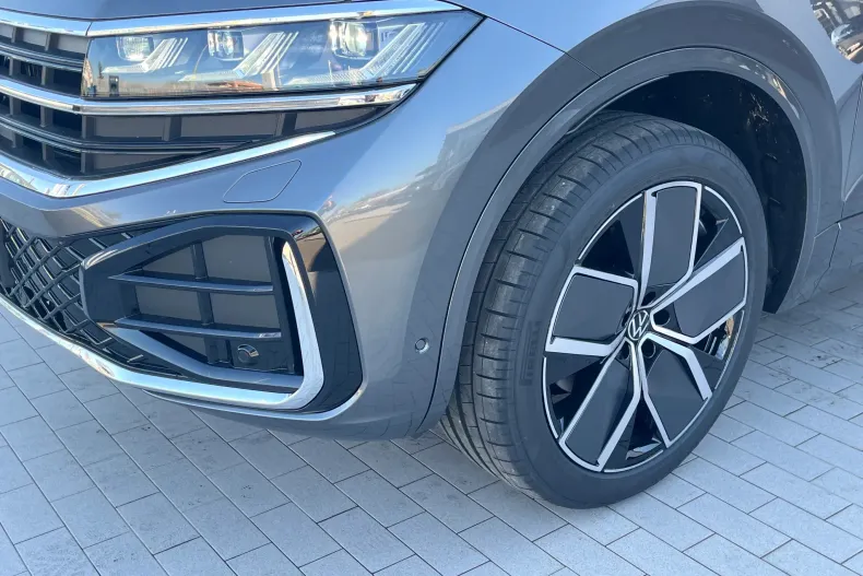 Volkswagen Touareg din 2026 cu 2.000 km - oferta VOL198587 - foto 3