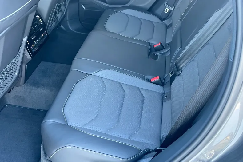 Volkswagen Touareg din 2026 cu 2.000 km - oferta VOL198587 - foto 8