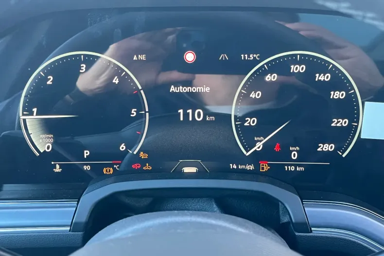 Volkswagen Touareg din 2026 cu 2.000 km - oferta VOL198587 - foto 18