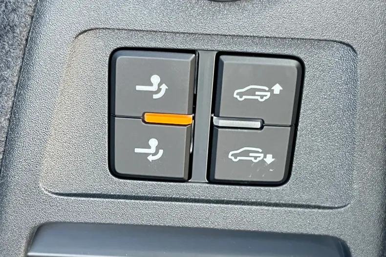 Volkswagen Touareg din 2026 cu 2.000 km - oferta VOL198587 - foto 32