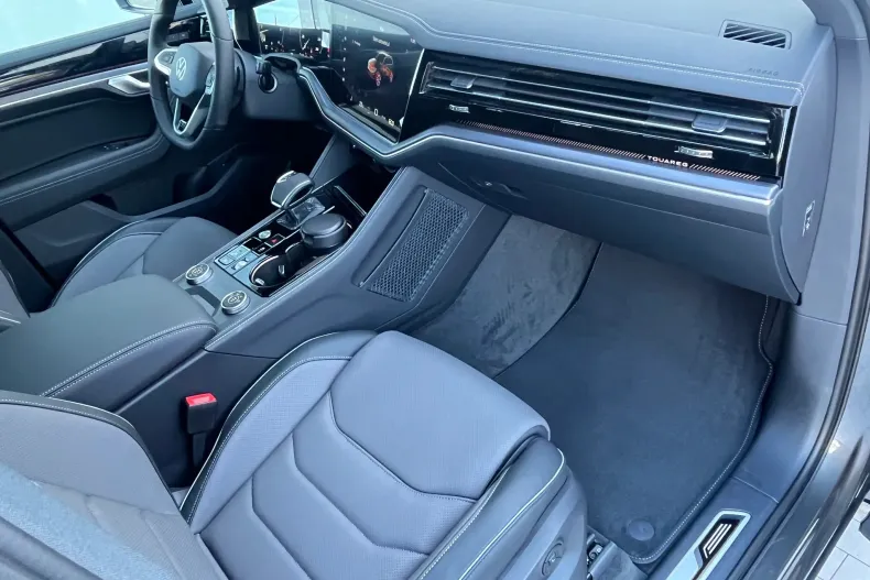 Volkswagen Touareg din 2026 cu 2.000 km - oferta VOL198587 - foto 34