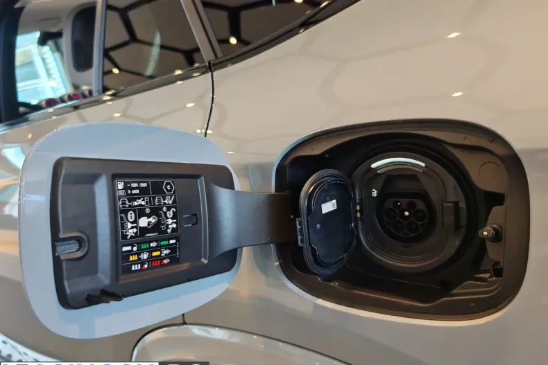 Mercedes-Benz GLC din 2026 cu 1 km - oferta MER198617 - foto 13