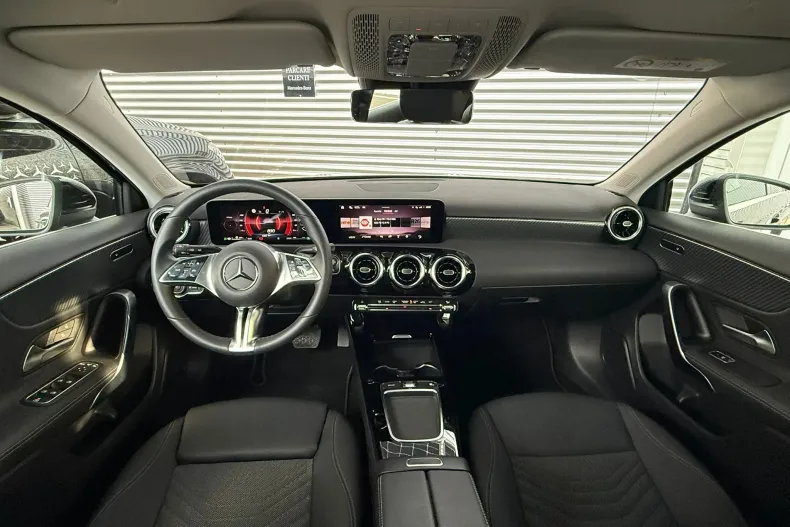 Mercedes-Benz A 180 (Clasa A) din 2025 cu 3.000 km - oferta MER198618 - foto 5