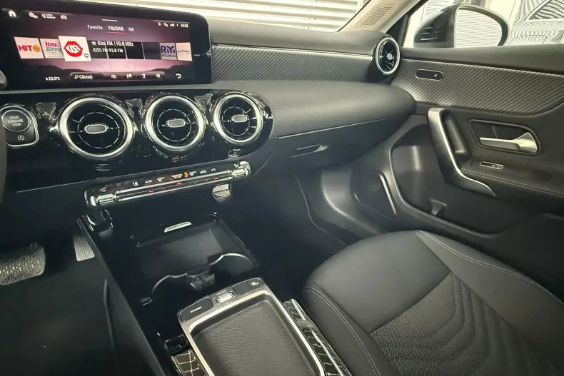Mercedes-Benz A 180 (Clasa A) din 2025 cu 3.000 km - oferta MER198618 - foto 17