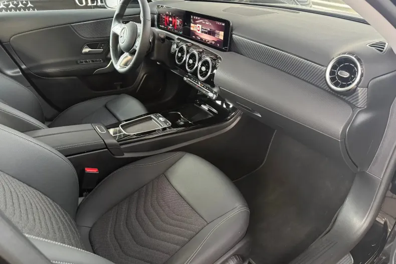 Mercedes-Benz A 180 (Clasa A) din 2025 cu 3.000 km - oferta MER198618 - foto 24