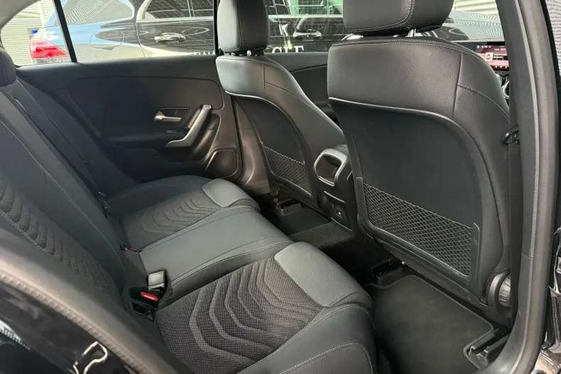 Mercedes-Benz A 180 (Clasa A) din 2025 cu 3.000 km - oferta MER198618 - foto 27