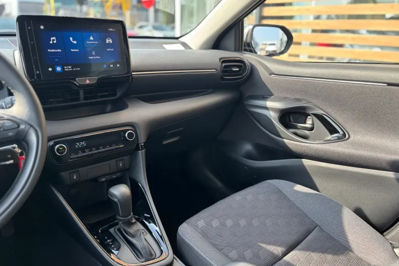 Toyota Yaris din 2025 cu 1.200 km - oferta TOY198627 - foto 14