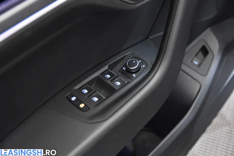 Volkswagen Touareg din 2022 cu 45.141 km - oferta VOL198635 - foto 14