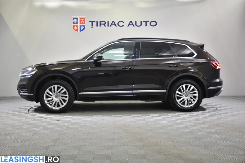 Volkswagen Touareg din 2022 cu 91.938 km - oferta VOL198662 - foto 2