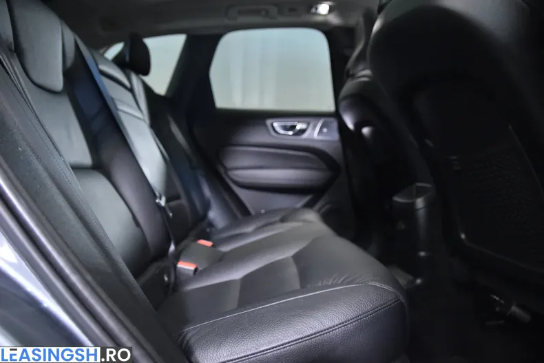 Volvo XC60 din 2021 cu 101.292 km - oferta VOL198669 - foto 12