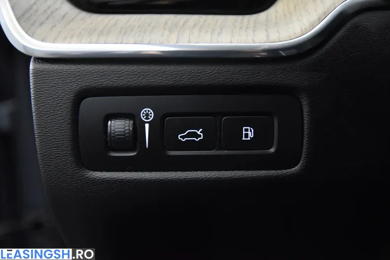 Volvo XC60 din 2021 cu 101.292 km - oferta VOL198669 - foto 14