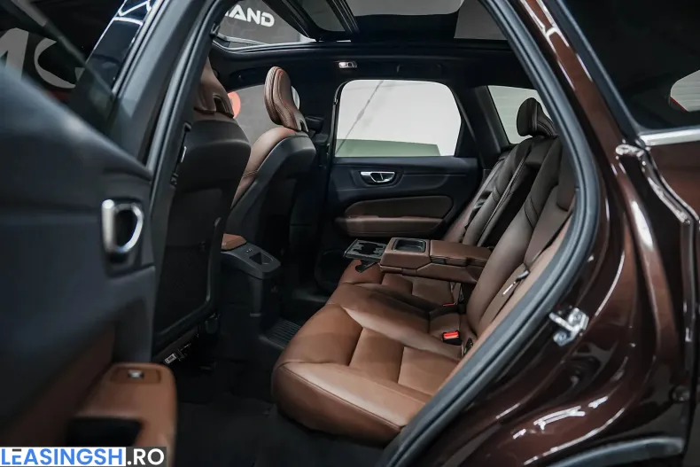 Volvo XC60 din 2021 cu 166.672 km - oferta VOL198692 - foto 4