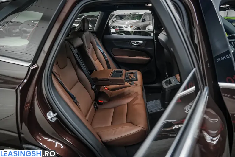 Volvo XC60 din 2021 cu 166.672 km - oferta VOL198692 - foto 26