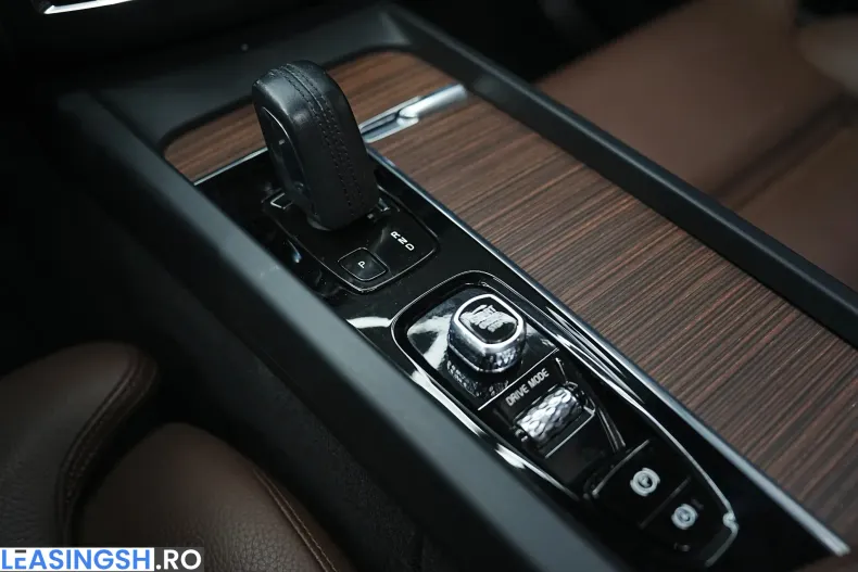 Volvo XC60 din 2021 cu 166.672 km - oferta VOL198692 - foto 34