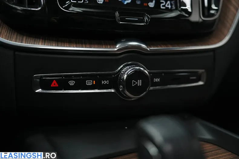 Volvo XC60 din 2021 cu 166.672 km - oferta VOL198692 - foto 36