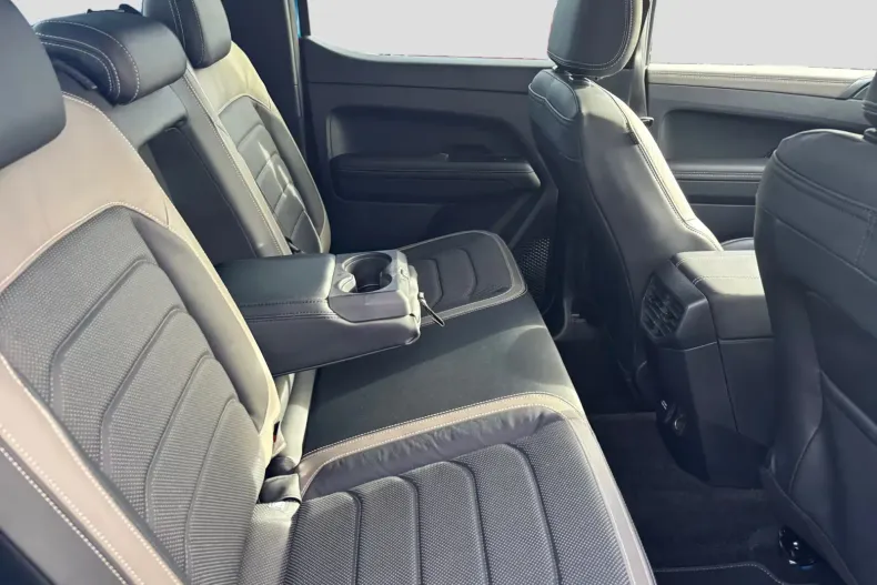 Volkswagen Amarok din 2025 cu 4.587 km - oferta VOL198697 - foto 7