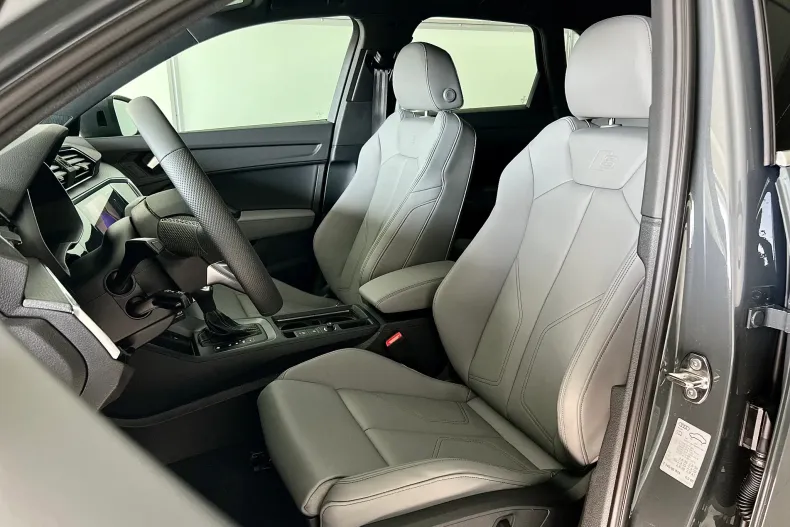 Audi Q3 din 2025 cu 270 km - oferta AUD198699 - foto 12