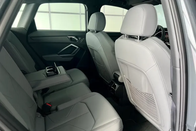 Audi Q3 din 2025 cu 270 km - oferta AUD198699 - foto 27