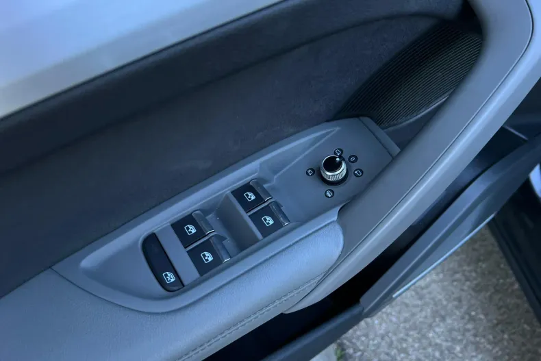 Audi Q5 din 2023 cu 45.606 km - oferta AUD198702 - foto 24