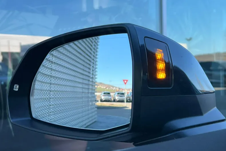 Audi Q5 din 2023 cu 45.606 km - oferta AUD198702 - foto 30