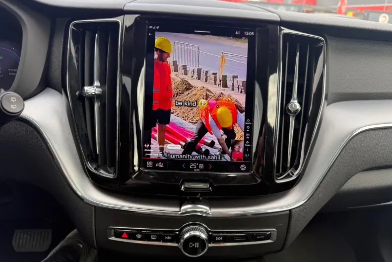 Volvo XC60 din 2022 cu 159.000 km - oferta VOL198754 - foto 27