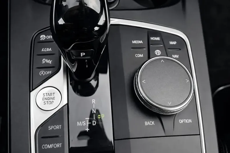 BMW 118i (Seria 1) din 2022 cu 50.077 km - oferta BMW198756 - foto 16