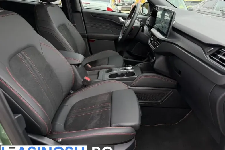 Ford Kuga din 2025 cu 4.500 km - oferta FOR198759 - foto 8