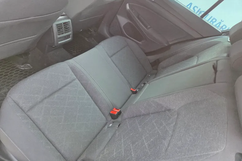 Volkswagen Golf din 2022 cu 98.999 km - oferta VOL198760 - foto 8