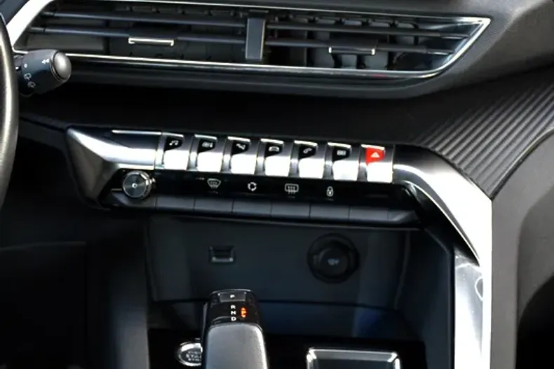 Peugeot 3008 din 2021 cu 167.286 km - oferta PEU198761 - foto 18