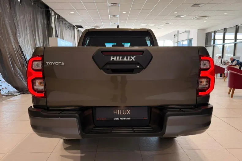 Toyota Hilux din 2025 cu 28 km - oferta TOY198791 - foto 4