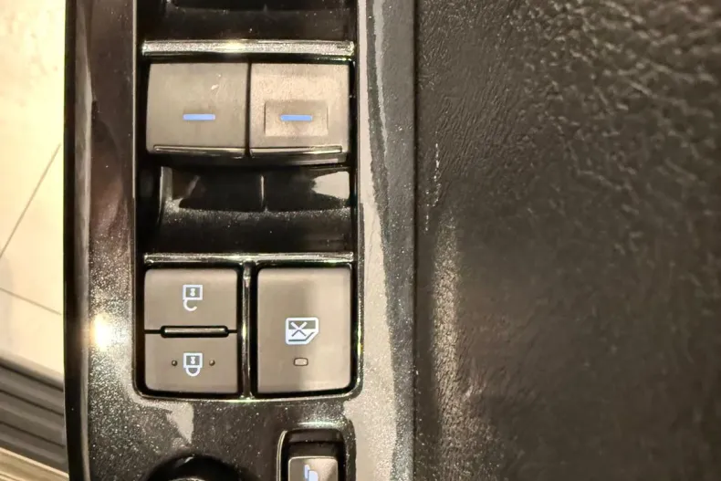 Toyota Hilux din 2025 cu 28 km - oferta TOY198791 - foto 21