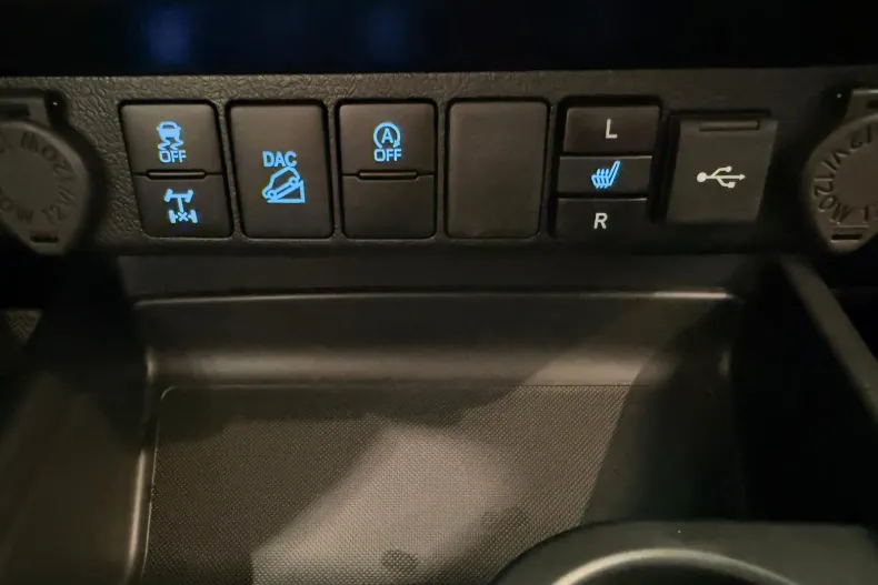 Toyota Hilux din 2025 cu 28 km - oferta TOY198791 - foto 22